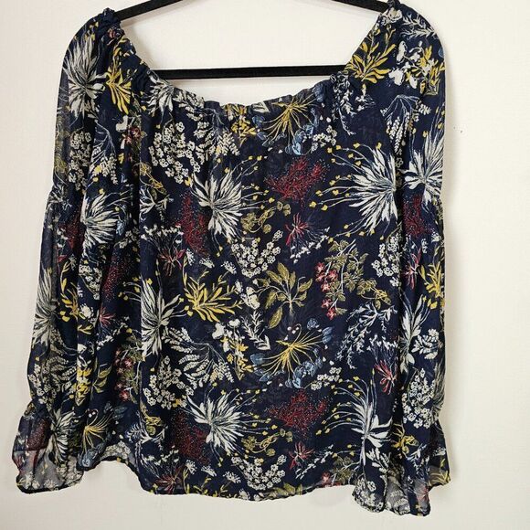 EUC LIKE NEW WAYF FLORAL SPLIT V NECK SHEER LONGSLEEVES TOP SIZE LARGE - Picture 3 of 16